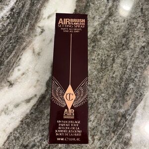 Charlotte Tilbury setting airbrush